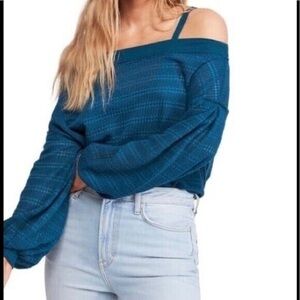 FREE PEOPLE hacci cold shoulder knit top✨